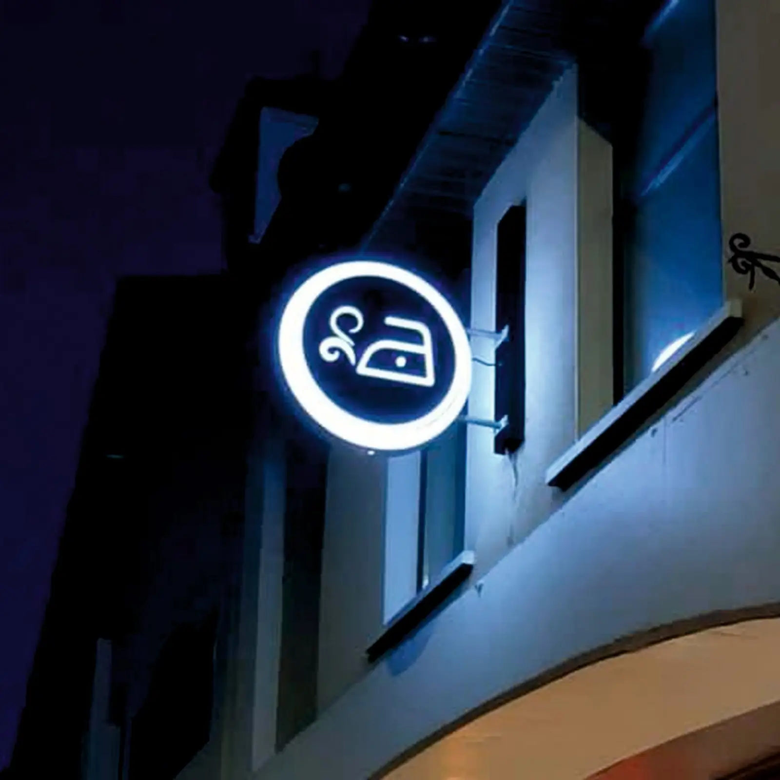 Illuminated projecting signs