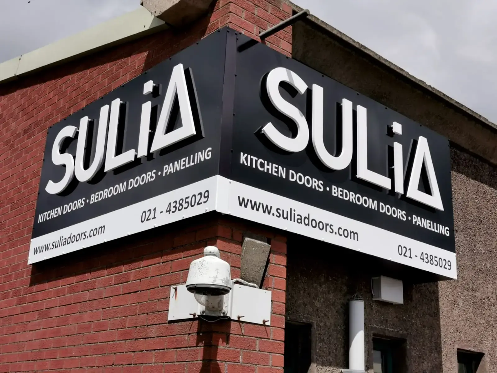 Aluminium tray signs